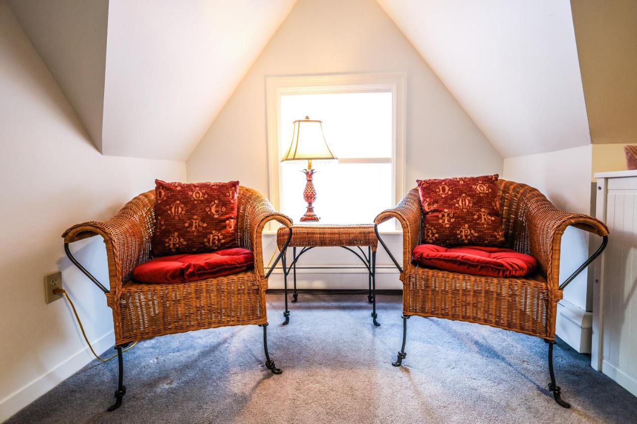 The Lunenburg Inn Bagian luar foto